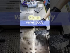 بدنه شیر را برای تمیز کردن باز کنید.